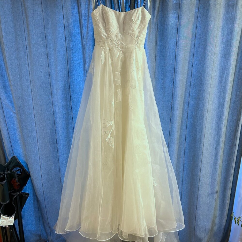 Jenny Yoo Abernathy Wedding Dress Size 6 - Picture 4 of 7